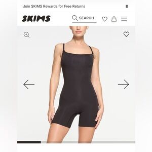 SKIMS Soft Lounge Scoop Onesie❤️❤️